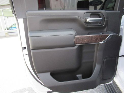 Used 2023 GMC Sierra 2500 Denali w/ Technology Package AWD/4WD image 19