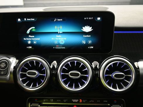 Used 2020 Mercedes-Benz GLB 250 GLB 250 w/ Premium Package image 11