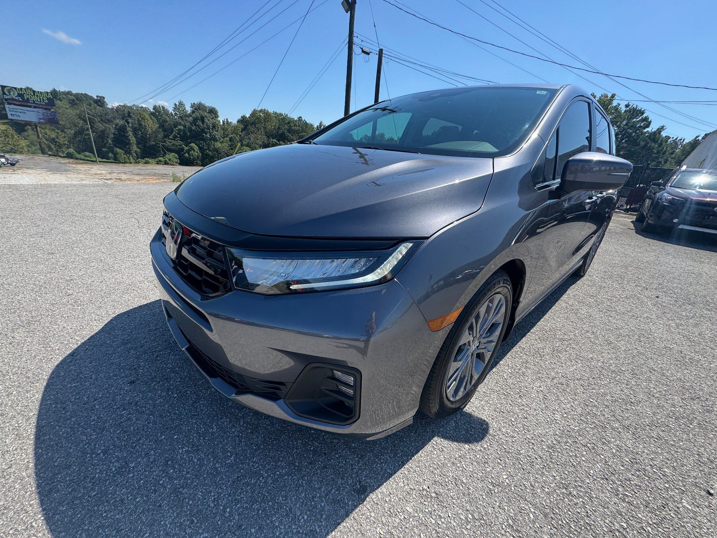 Used 2025 Honda Odyssey Touring image 3