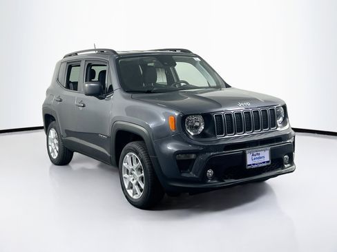 Used 2022 Jeep Renegade Latitude w/ Convenience Group image 3