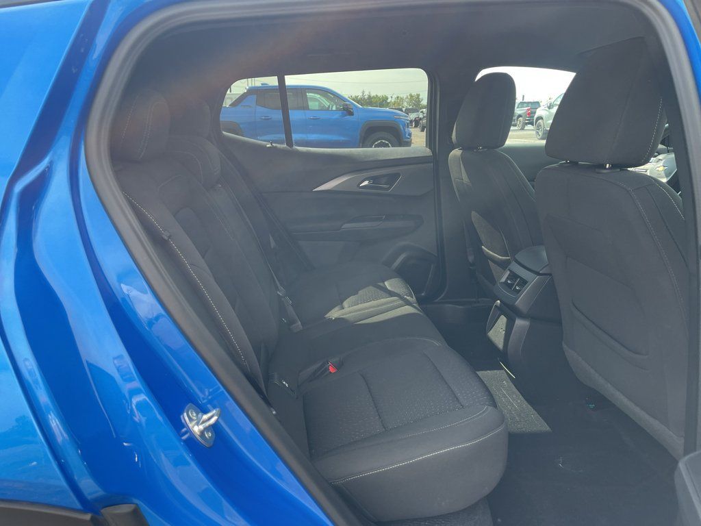 Used 2025 Chevrolet Equinox EV LT FWD image 26
