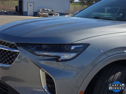 Used 2023 Buick Envision Avenir image 30