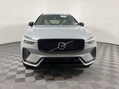 Used 2026 Volvo XC60 B5 Core AWD/4WD image 3