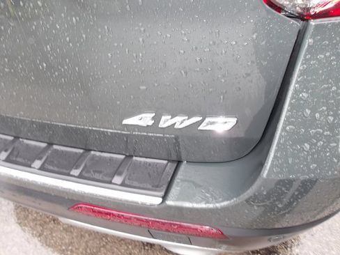 Used 2023 Ford Explorer Platinum w/ Technology Package AWD/4WD image 9