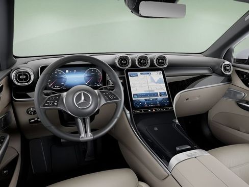 Used 2026 Mercedes-Benz GLC 300 image 38