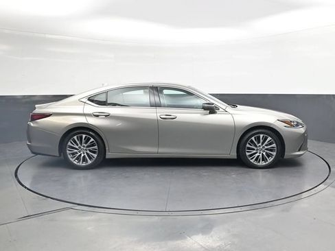 Used 2019 Lexus ES 350 w/ Premium Package FWD image 3