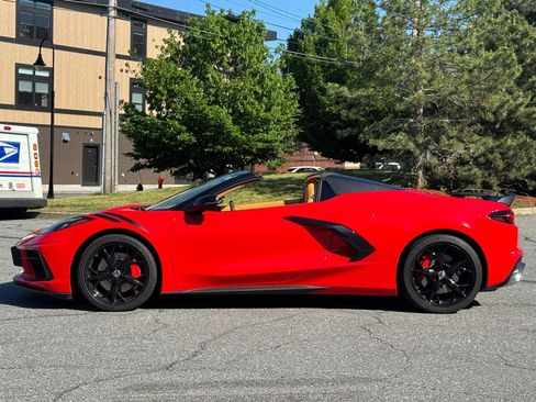 Used 2022 Chevrolet Corvette Stingray Premium Conv w/ Z51 Performance Package RWD image 9