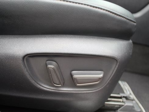 Used 2023 Toyota Highlander XSE FWD image 15