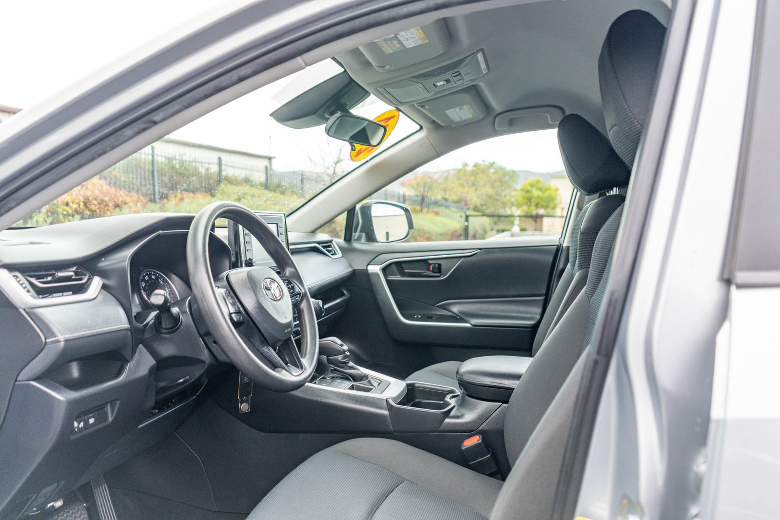 Certified 2021 Toyota RAV4 LE w/ Carpet Mat Package (TMS) AWD/4WD image 15