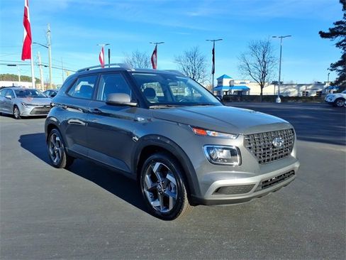 Used 2024 Hyundai Venue SEL image 1