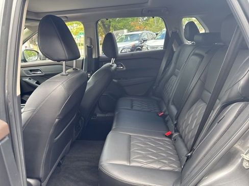 Used 2021 Nissan Rogue Platinum image 21