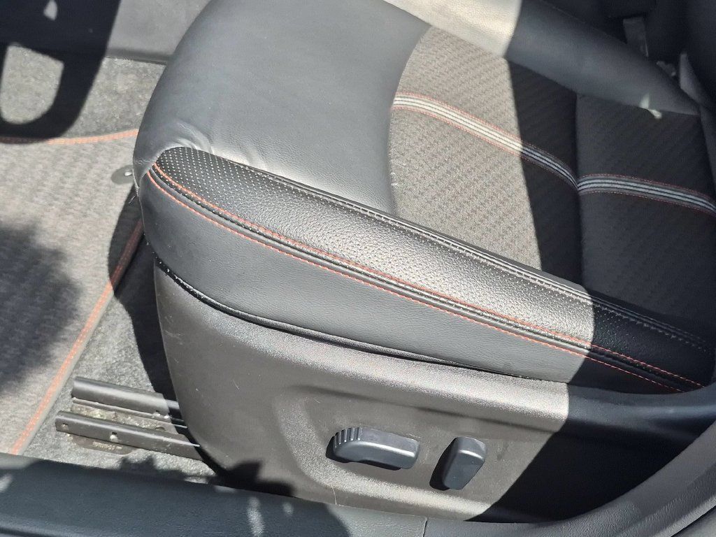 Used 2025 Nissan Altima 2.5 SR FWD image 14