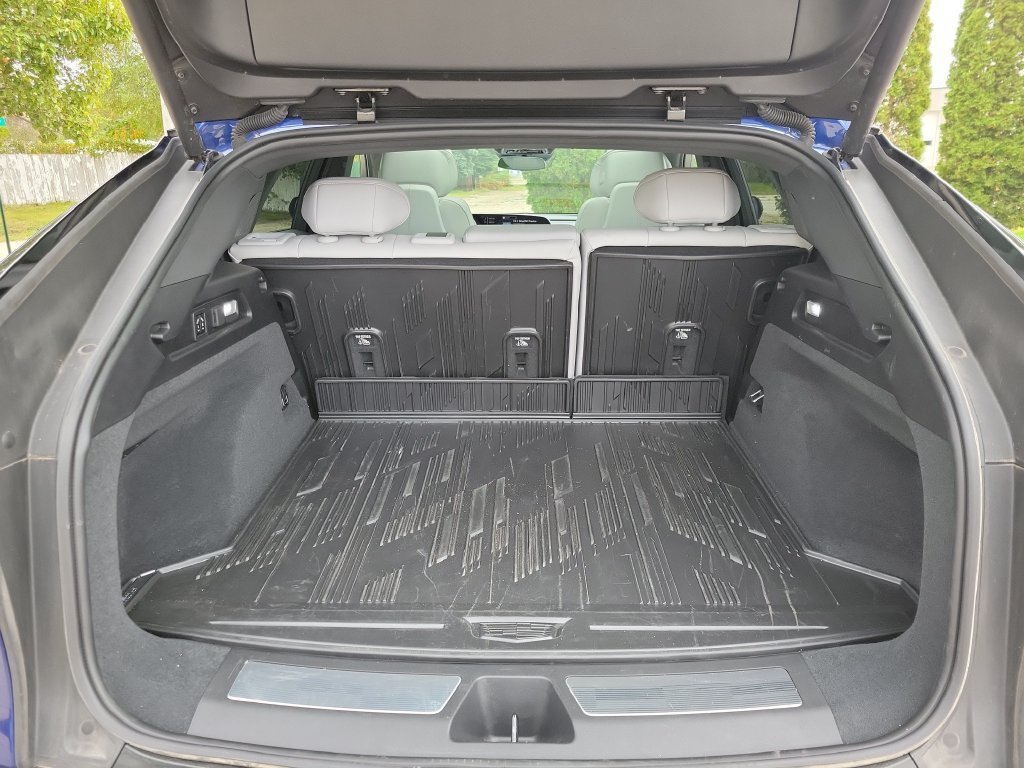Used 2024 Cadillac Lyriq Sport w/ LPO, Floor Liner Package AWD/4WD image 7
