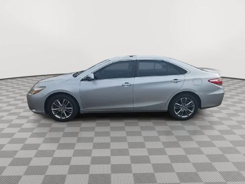Used 2015 Toyota Camry SE image 5