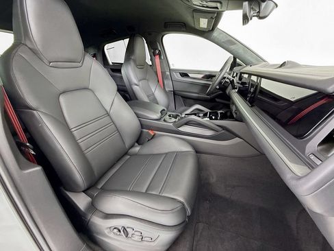 Certified 2026 Porsche Cayenne Turbo GT AWD/4WD image 31