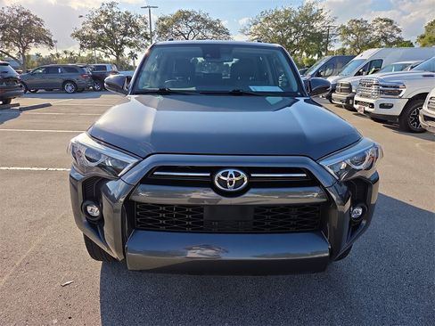 Used 2023 Toyota 4Runner SR5 Premium image 4
