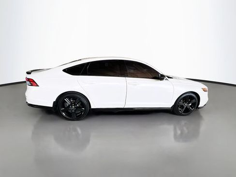 Used 2023 Honda Accord Sport image 9