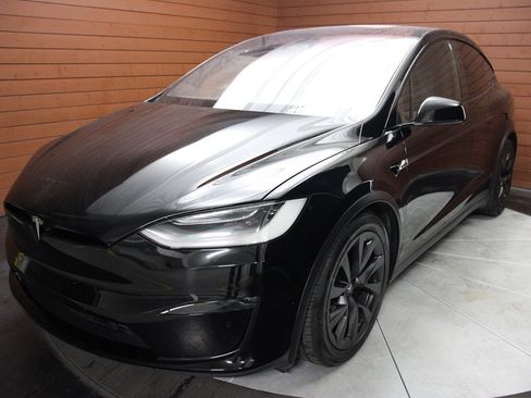 Used 2023 Tesla Model X image 5
