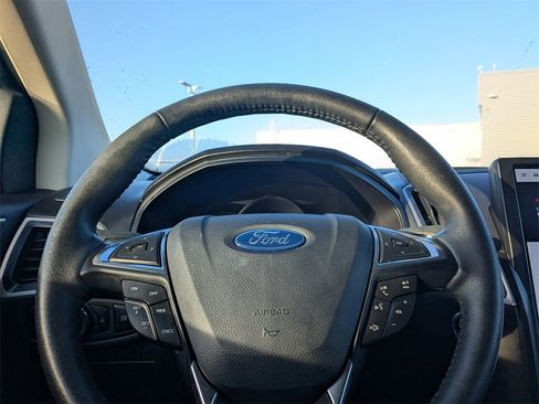 Used 2024 Ford Edge SEL image 23