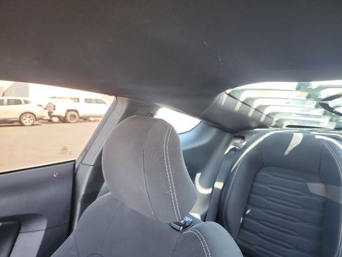 Used 2015 Ford Mustang Coupe RWD image 32