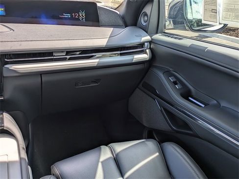 New 2025 Lincoln Navigator Reserve w/ Jet Appearance Package image 16