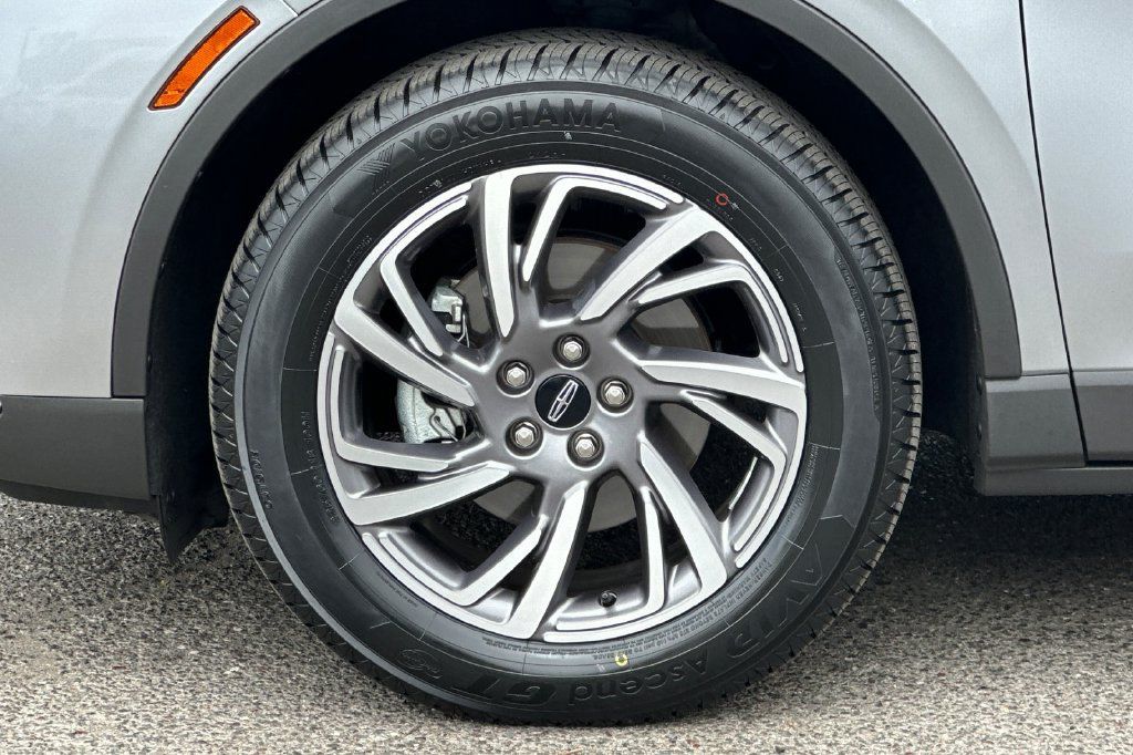 Used 2023 Lincoln Corsair FWD w/ Equipment Group 101A image 33