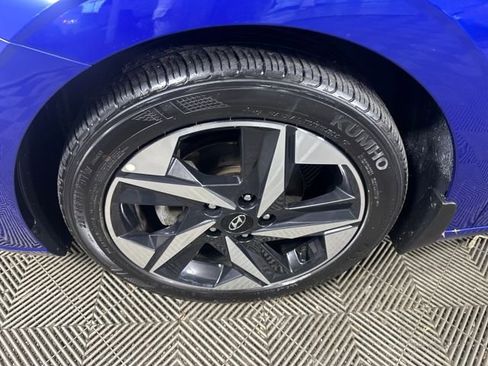 Used 2023 Hyundai Elantra Limited image 10