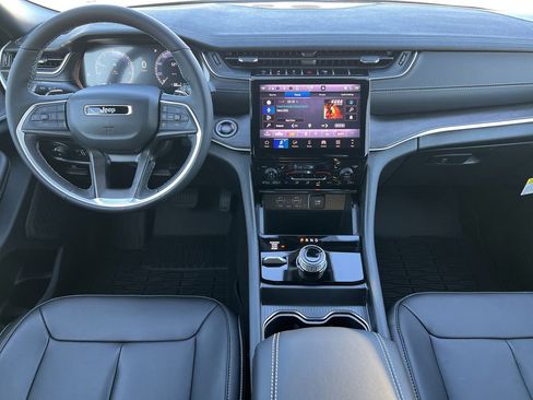 New 2025 Jeep Grand Cherokee L Limited AWD/4WD image 2
