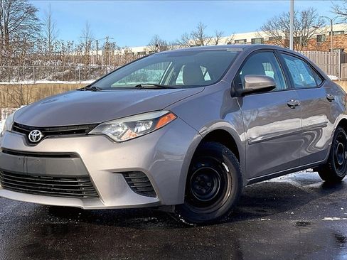 Used 2014 Toyota Corolla LE image 2