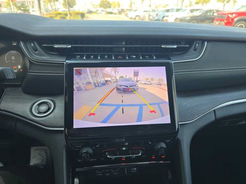 Used 2022 Jeep Grand Cherokee Limited RWD image 28
