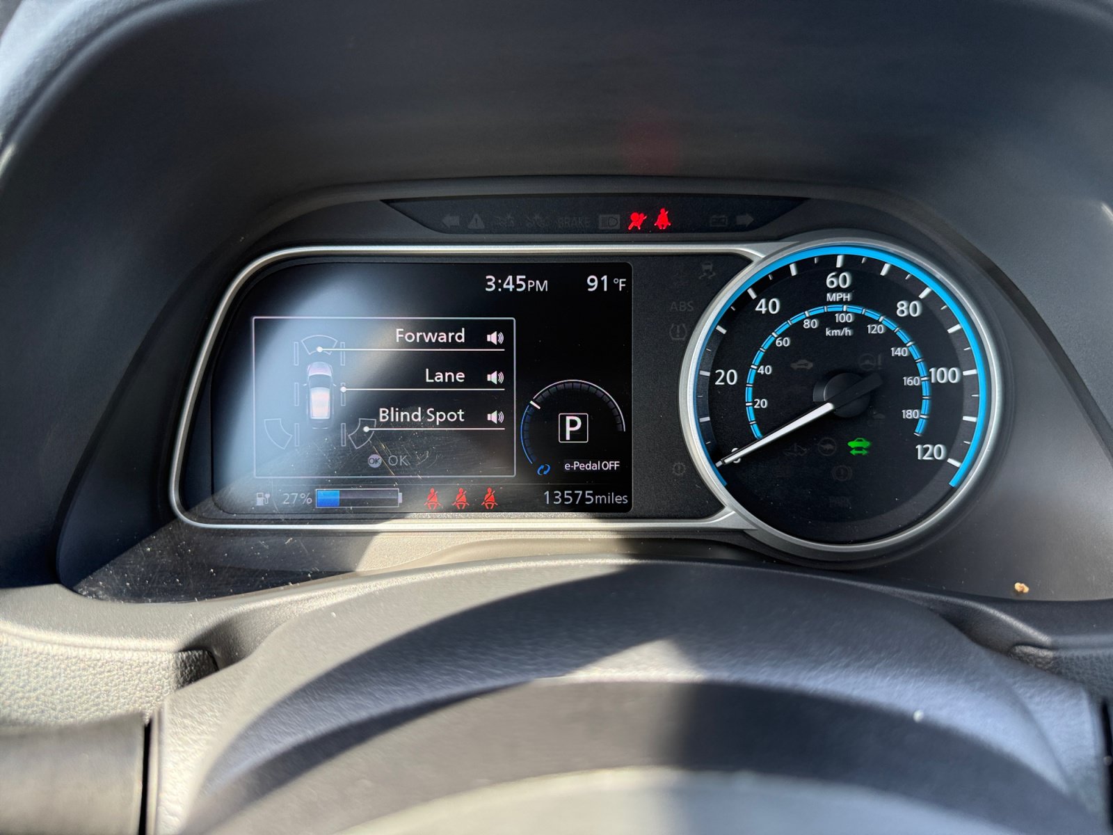 Used 2025 Nissan Leaf S FWD image 11