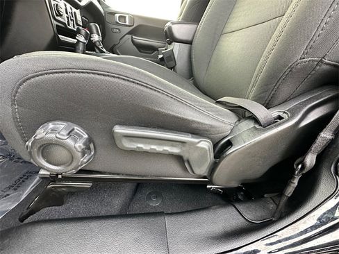 Used 2019 Jeep Wrangler Unlimited Sport S image 10