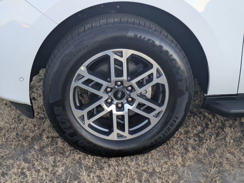 Used 2025 Ford Expedition Max Active image 11