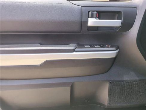 Certified 2017 Toyota Tundra SR5 RWD image 11