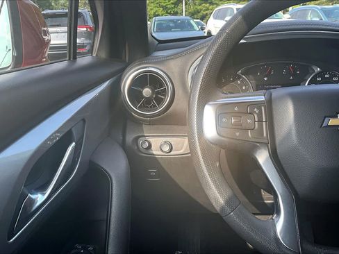 Used 2021 Chevrolet Blazer LT FWD image 23