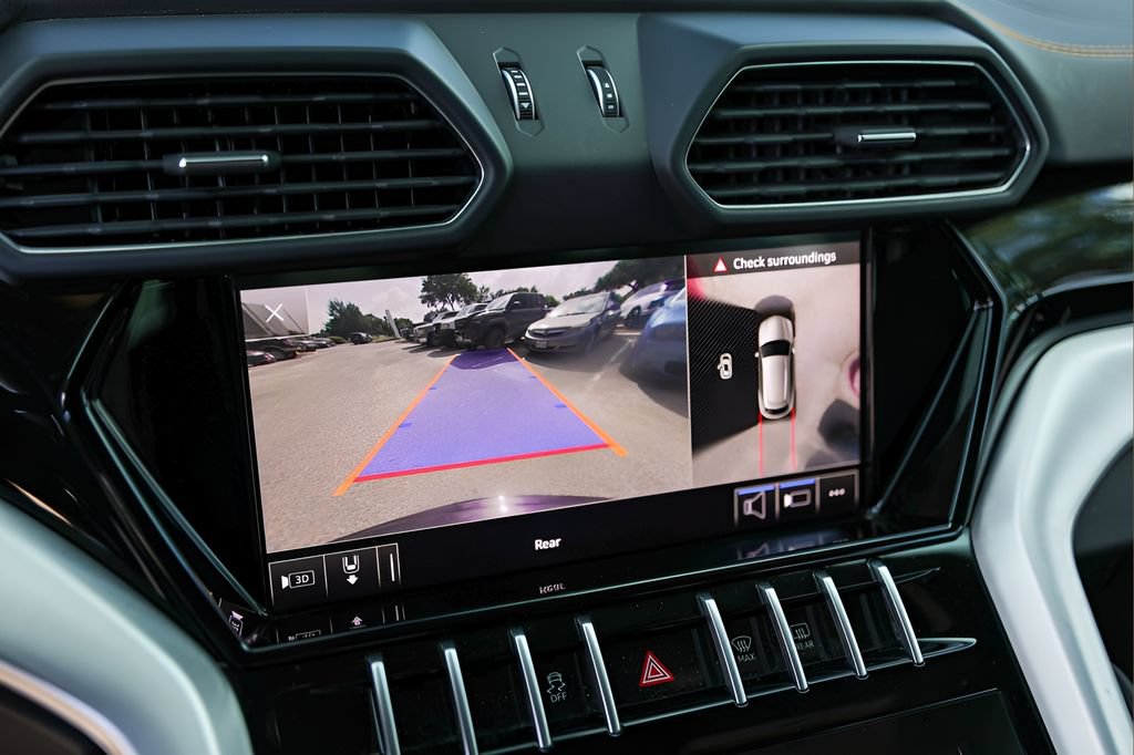 Used 2020 Lamborghini Urus AWD/4WD image 18