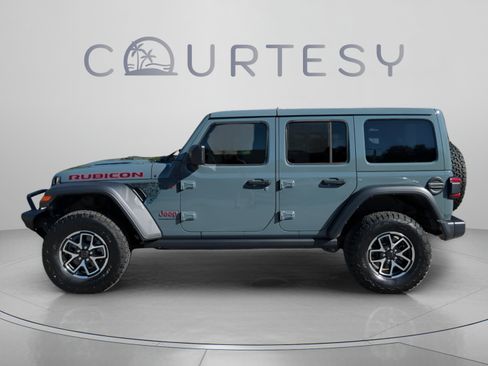 Used 2025 Jeep Wrangler Unlimited Rubicon AWD/4WD image 4