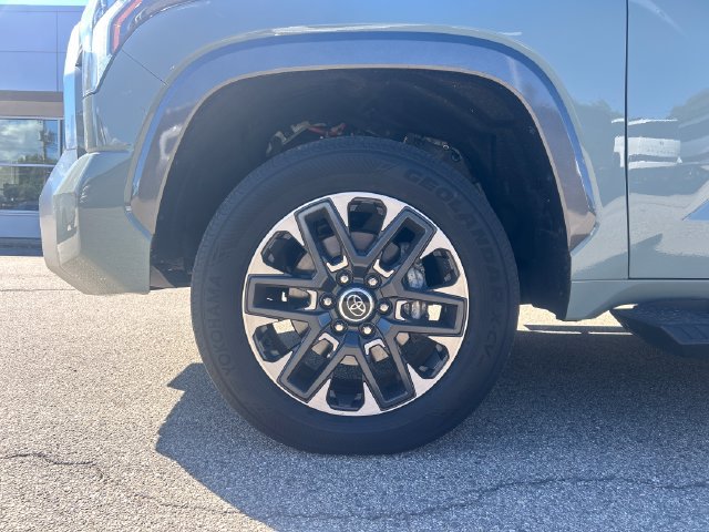 Used 2024 Toyota Tundra Limited AWD/4WD image 11