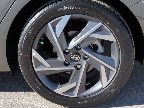 Used 2025 Hyundai Elantra Sport image 14