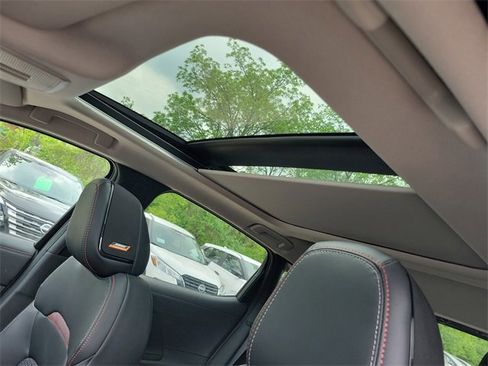 New 2025 Nissan Kicks SR w/ SR Premium Package image 17