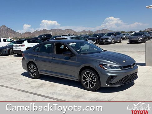 Used 2025 Volkswagen Jetta Sport FWD image 1