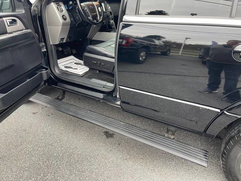 Used 2017 Ford Expedition Limited w/ Equipment Group 301A image 17