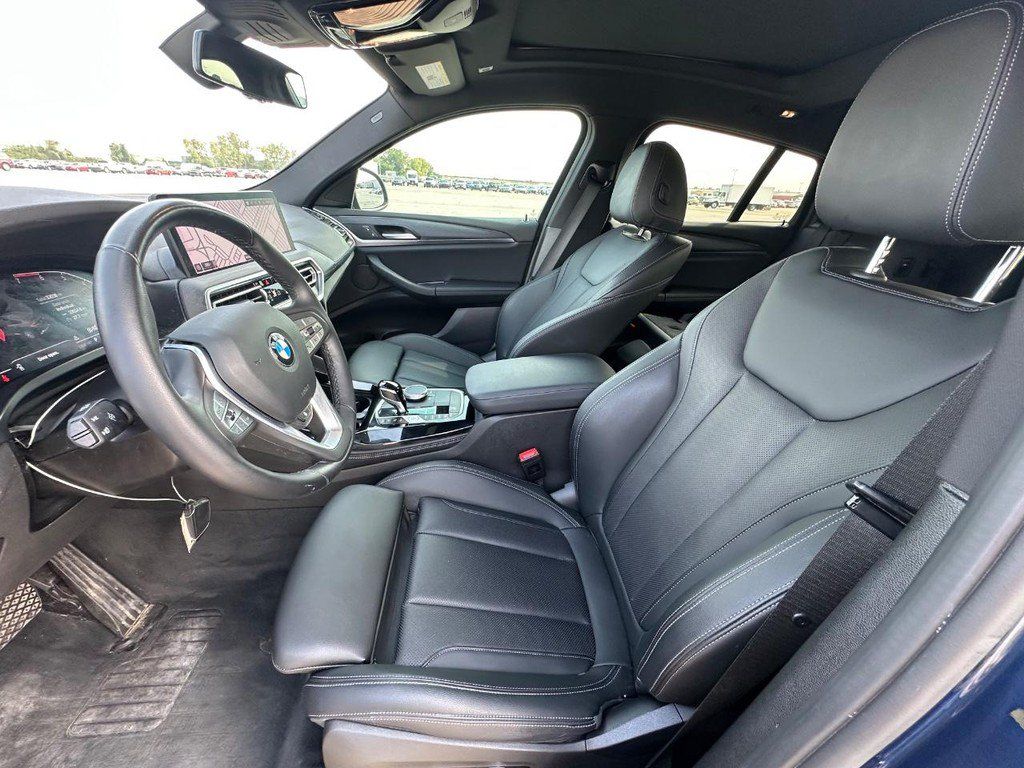 Used 2024 BMW X4 xDrive30i w/ Premium Package AWD/4WD image 9