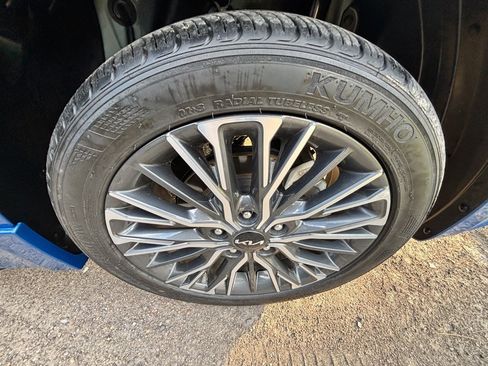 Used 2024 Kia Forte GT-Line w/ GT-Line Premium Package image 17