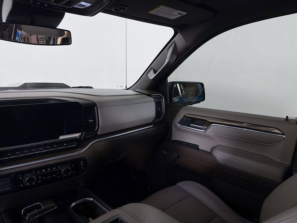 Used 2022 Chevrolet Silverado 1500 LT Trail Boss w/ LT Trail Boss Premium Package AWD/4WD image 22