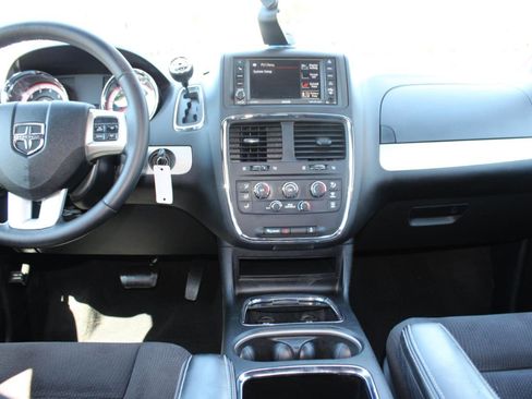 Used 2015 Dodge Grand Caravan SXT w/ Blacktop Package FWD image 11