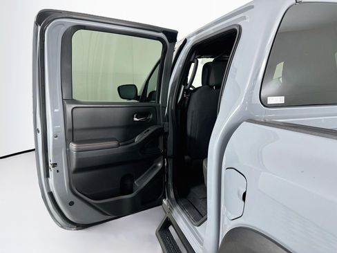 Used 2025 Nissan Frontier PRO-4X AWD/4WD image 25