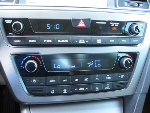 Used 2015 Hyundai Sonata Limited w/ Option Group 05 FWD image 21