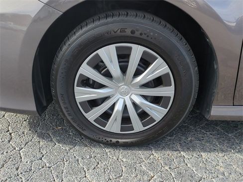 Used 2023 Toyota Camry LE image 10