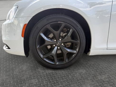 Used 2022 Chrysler 300 S RWD image 9